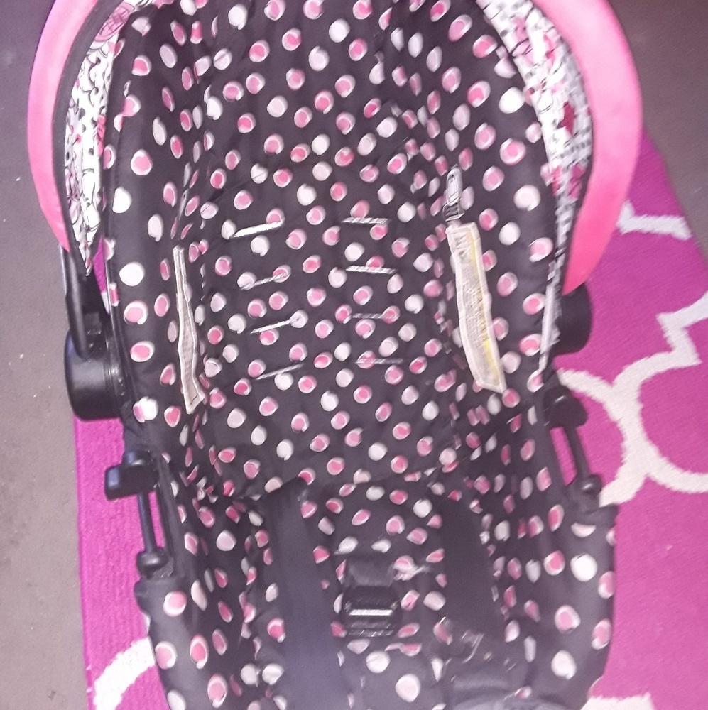 Minnie mouse carseat +base